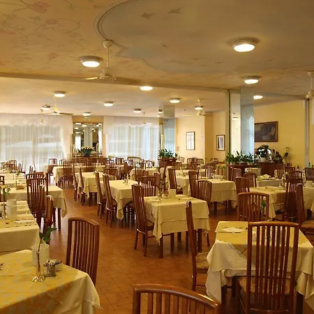 Hotel Diana-3